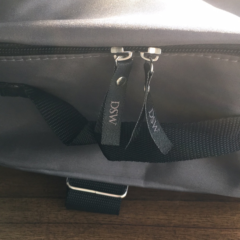 Grey DSW backpack - Picture 4 of 6